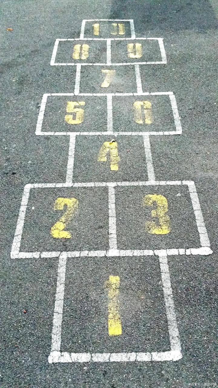 童年小游戏主打一个回忆杀 跳房子视频重燃童年记忆,数据显示,越来越