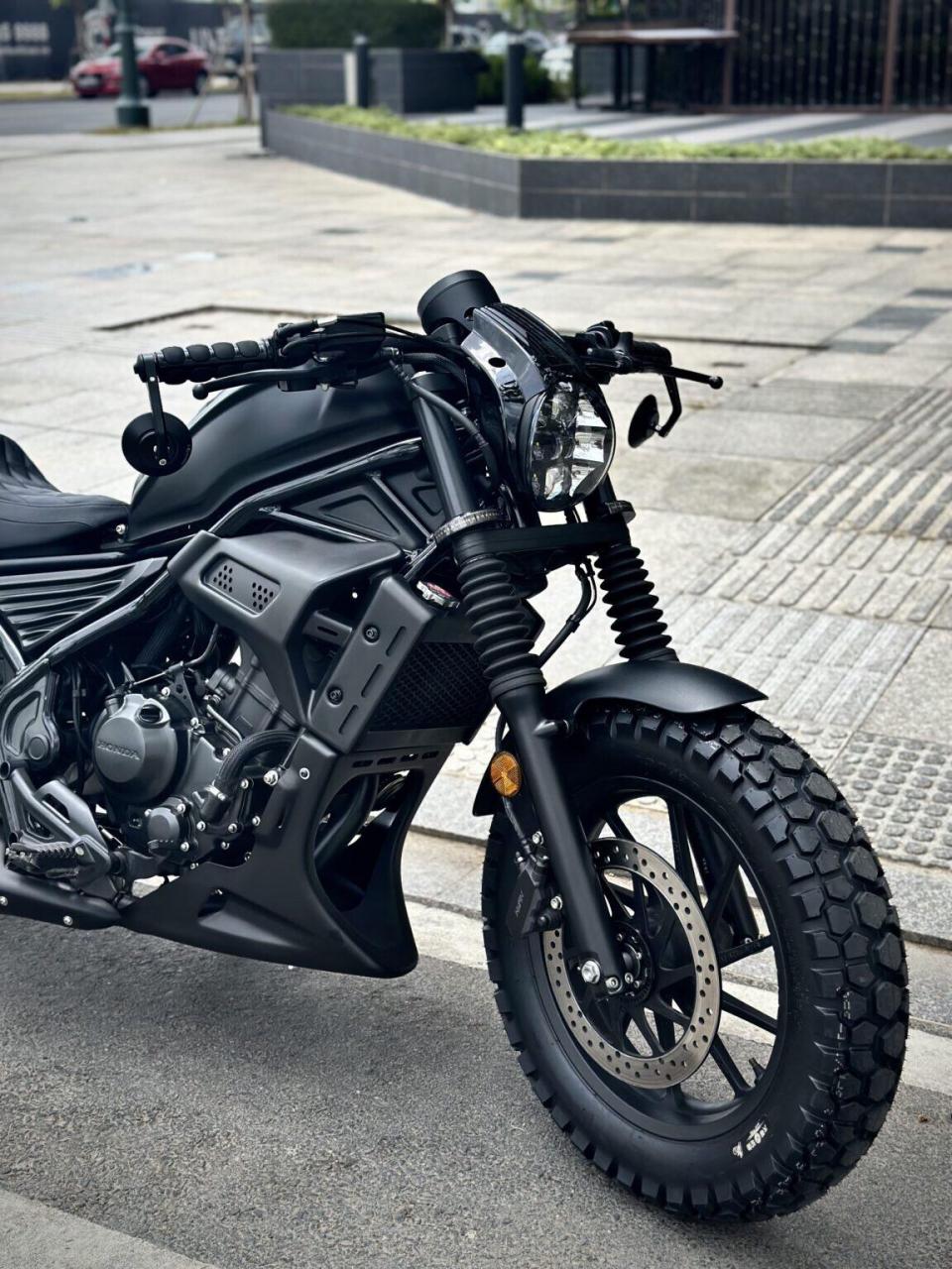 本田叛逆者cm300.honda rebel 300