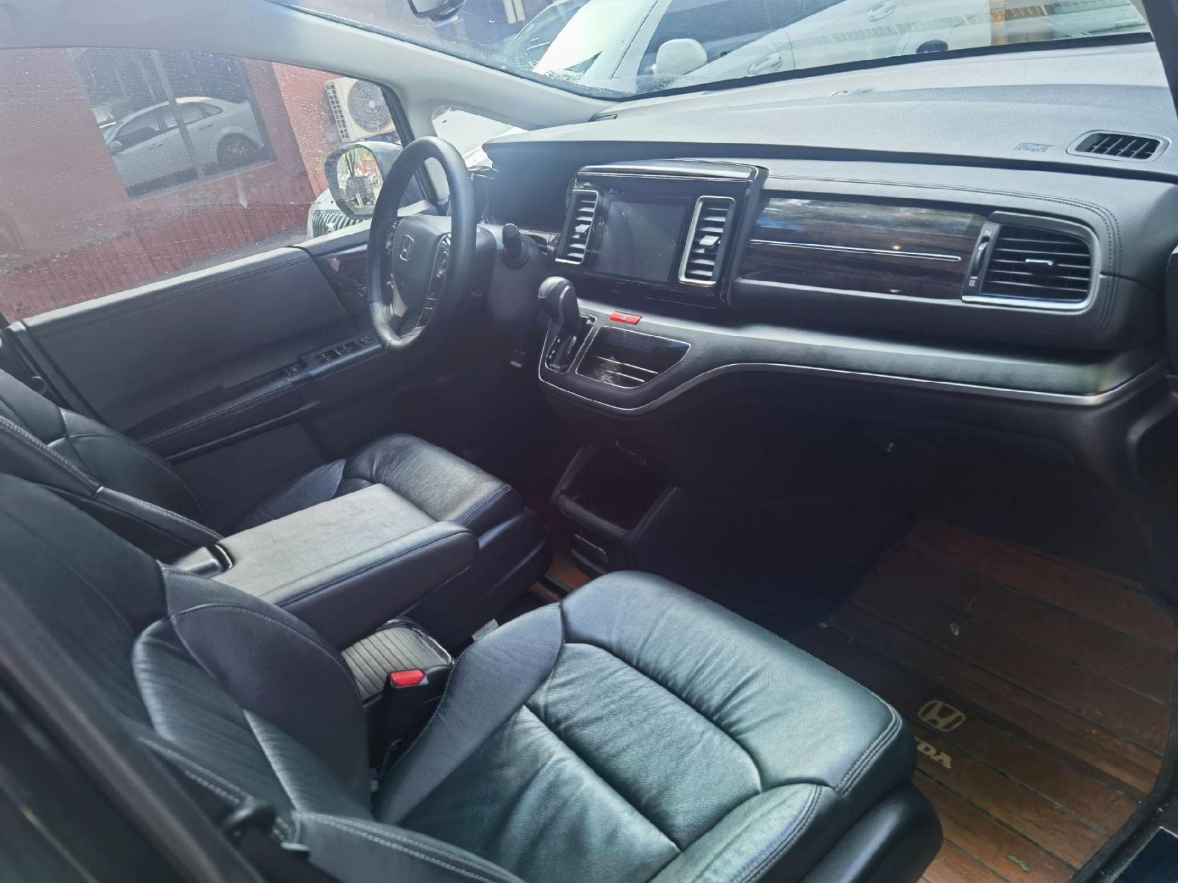 十多万出售2019年本田艾力绅,全车原版,2.