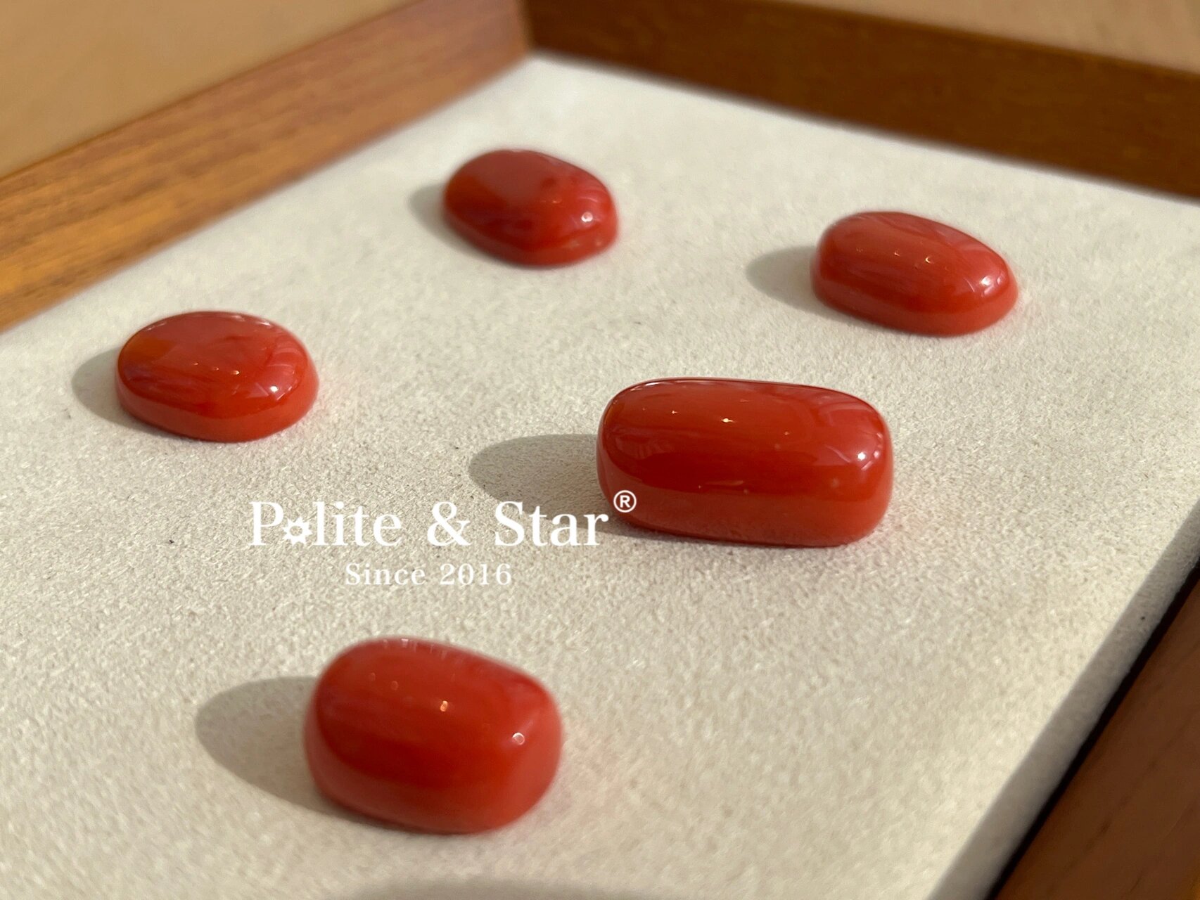 鸿运当头·见者吉祥 —— 红珊瑚 红珊瑚 (red coral):属有机宝石