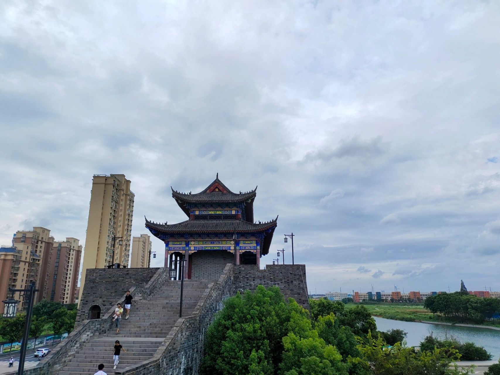马鞍山当涂古城墙遗址 在去马鞍山市区的国道上看到的景点,属于当涂县