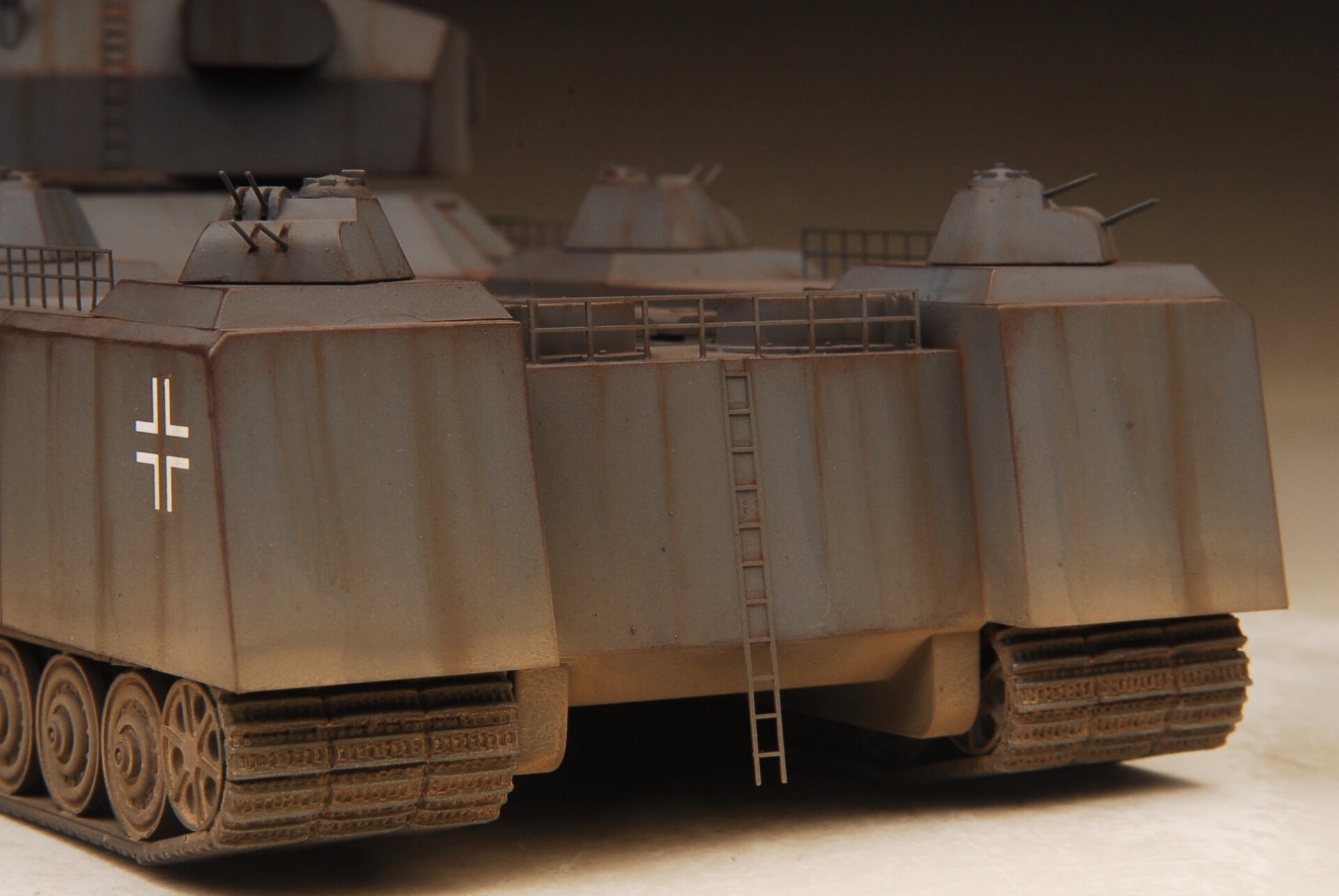 1/144 p1000 陆地巡洋舰坦克模型 三花套件制作而成