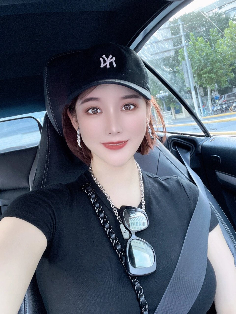 网红刘太阳98 为网红刘太阳98小姐姐设计的最新短发造型