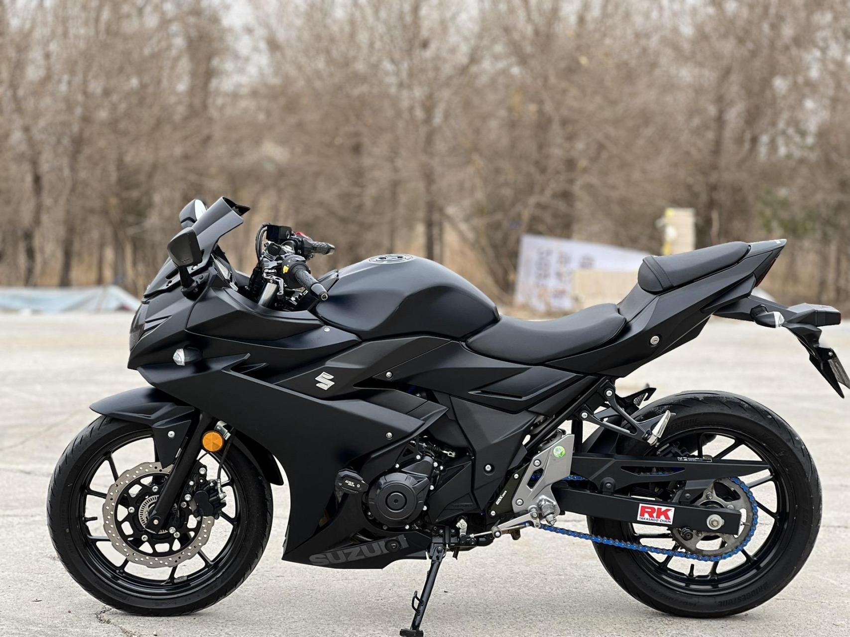 21年铃木gsx250 全车黑化黑武士 加装透镜大灯 脚踏后移 实表7000公里