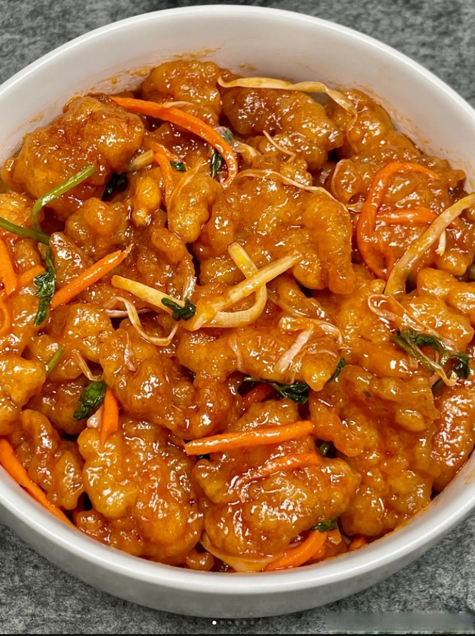 糖醋锅包肉每次出门都要点的一道菜,口感酸酸甜甜带着酥脆,外酥里嫩