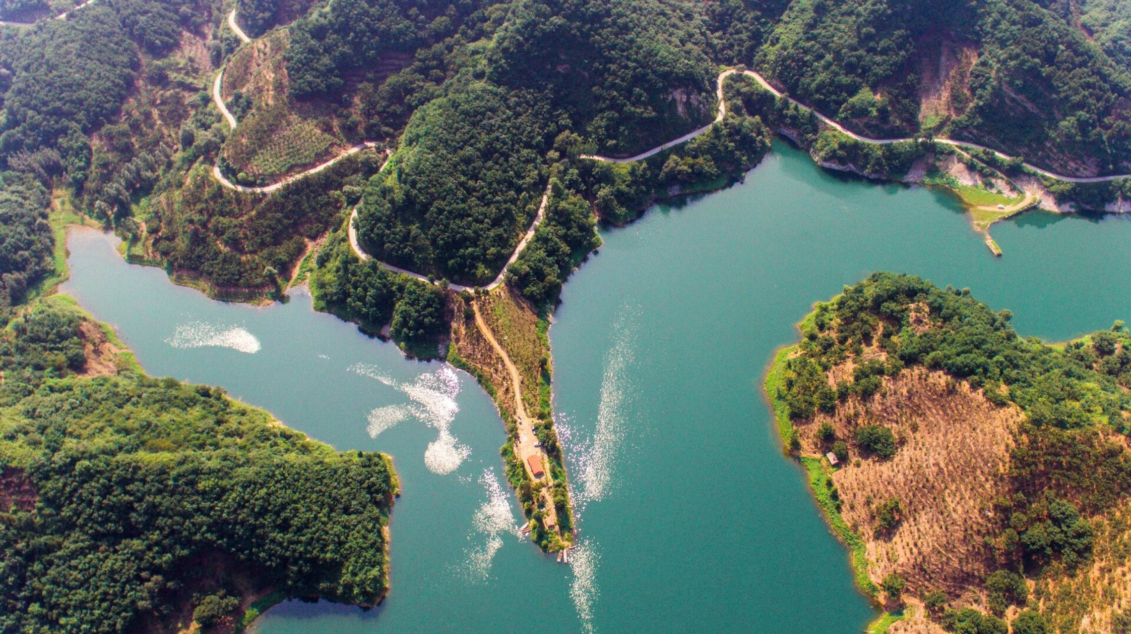 适合自驾游,够大,够野,够狂 大黑汀水库水库位于唐山市迁西县,与
