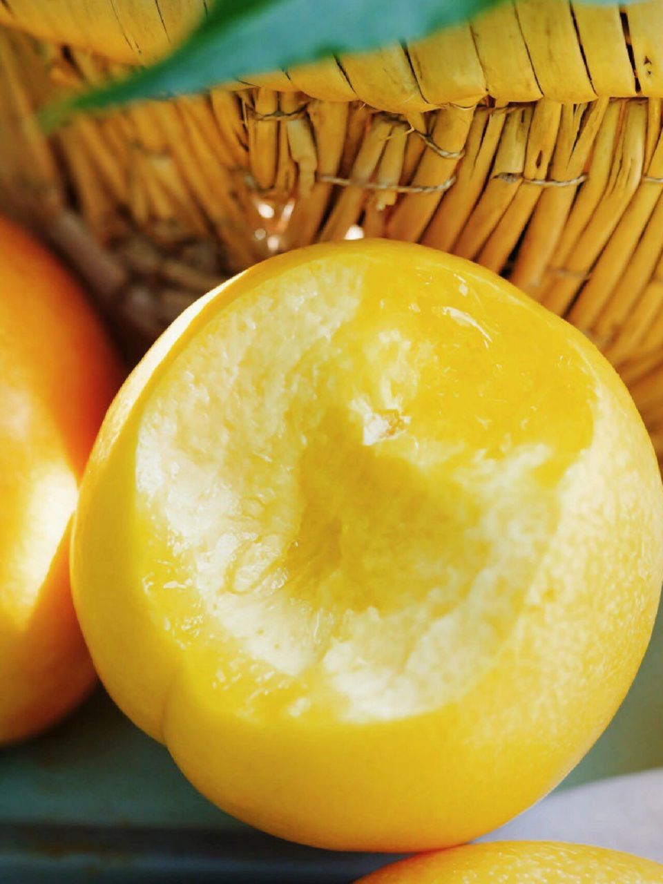 来自山东蒙阴的黄油桃脆吃脆甜,软吃爆汁.