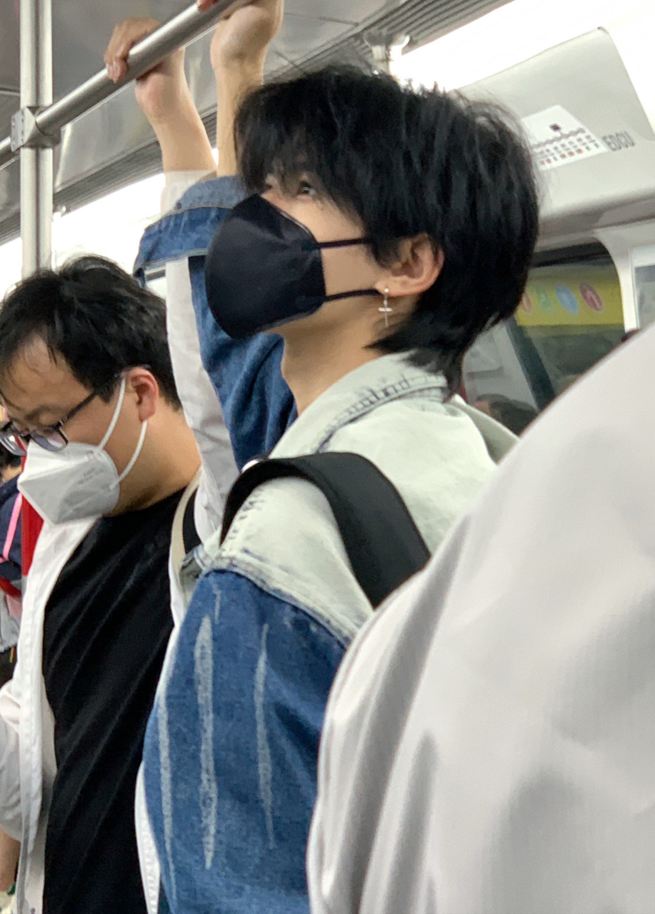 捞一捞广州三号线地铁帅哥.