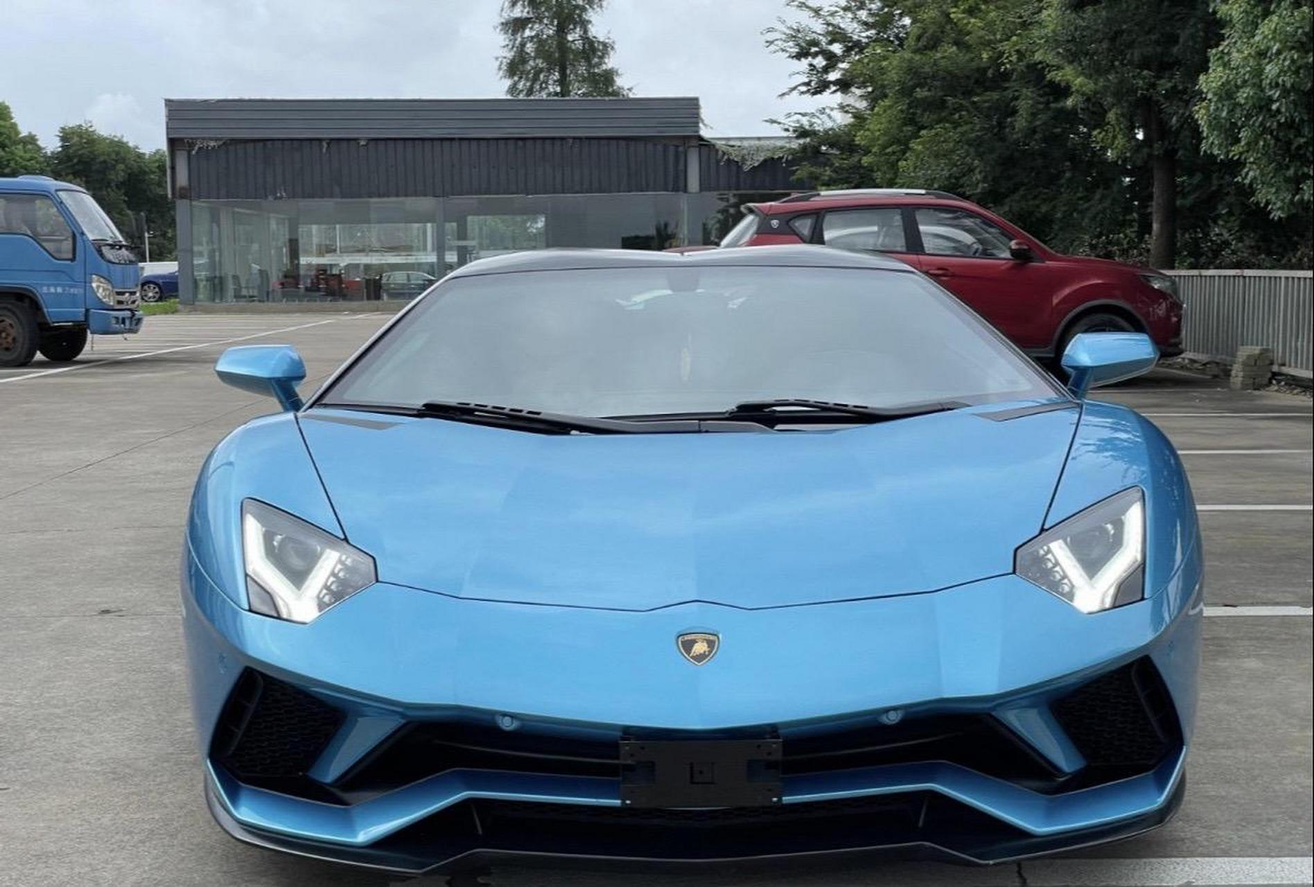 兰博基尼reventon740敞篷 上牌日期:2018年9月 车辆车型:跑车 车辆