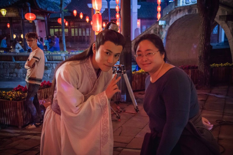 横店影视城官微晒出一组《诛仙青云志》当年的拍摄花絮照,@李易峰