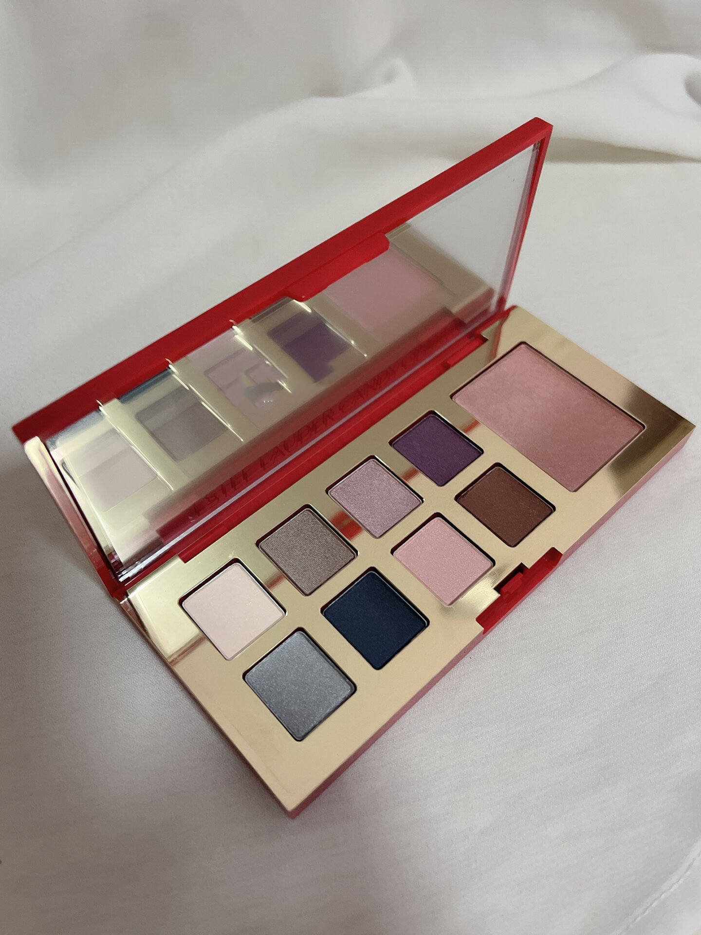 美国雅诗兰黛眼影盘 翻出两个雅诗兰黛21年圣诞款眼影盘,glow和glam