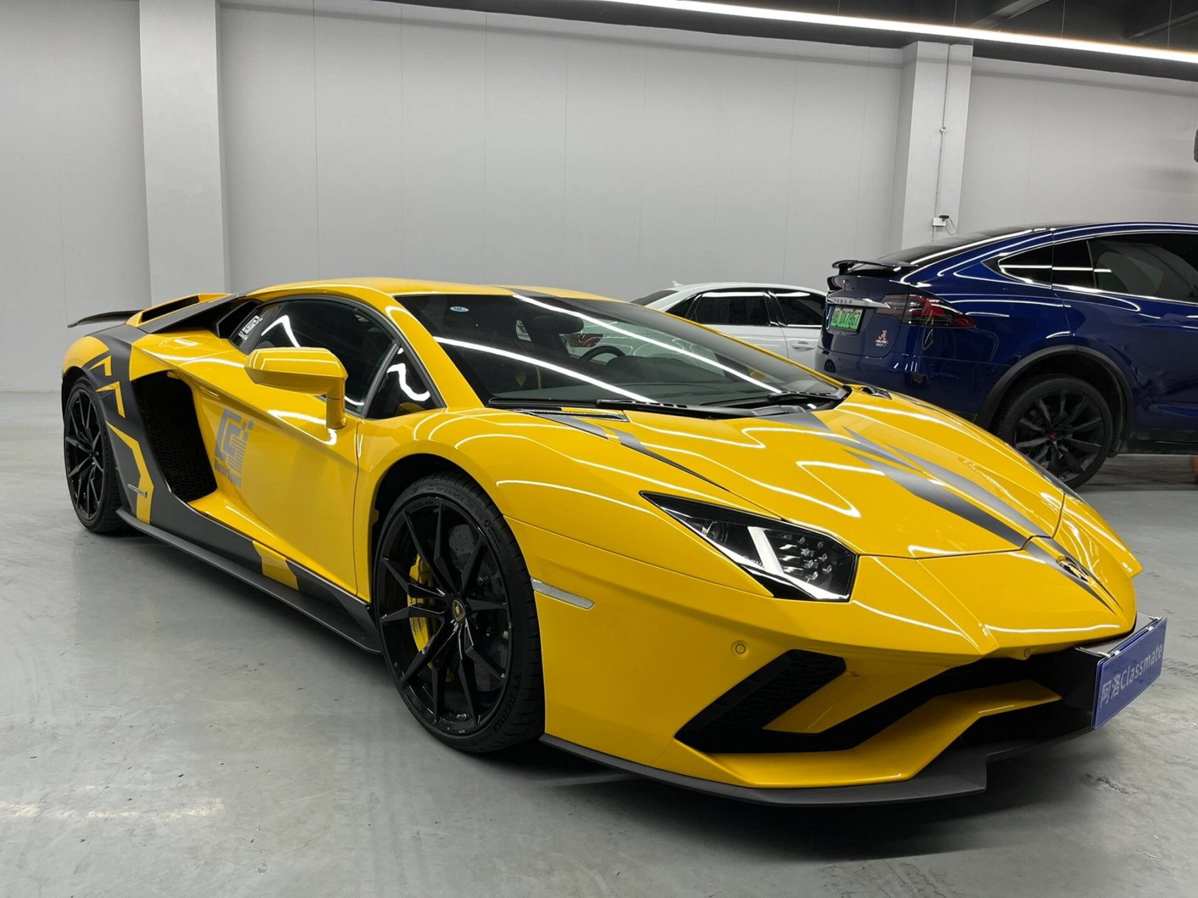 1:兰博基尼aventador s 20年 10000km 2:兰博基尼aventador 13年