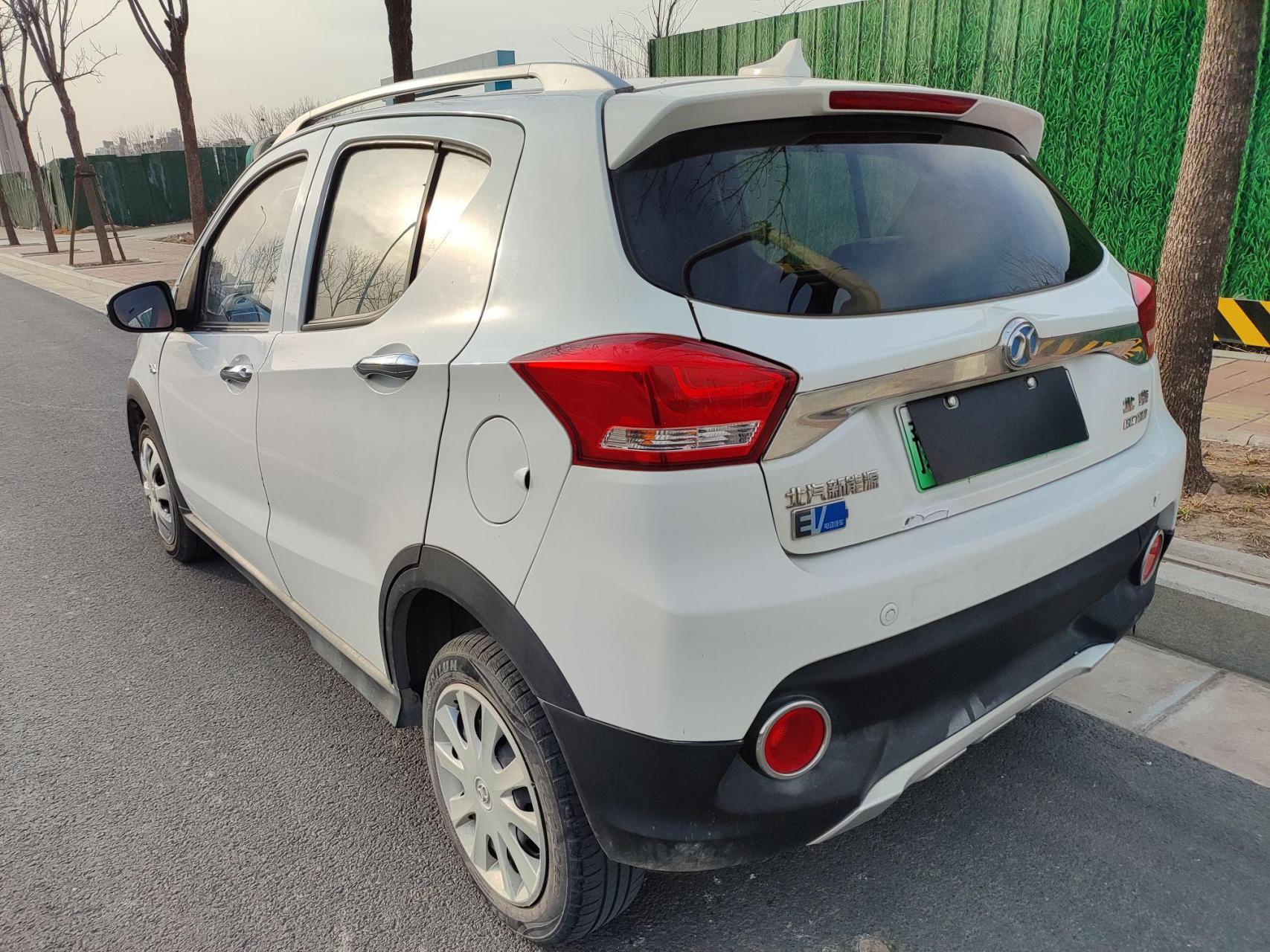 18年北汽新能源ec180,续航180km,有倒车雷达,4万多公里,车况原版