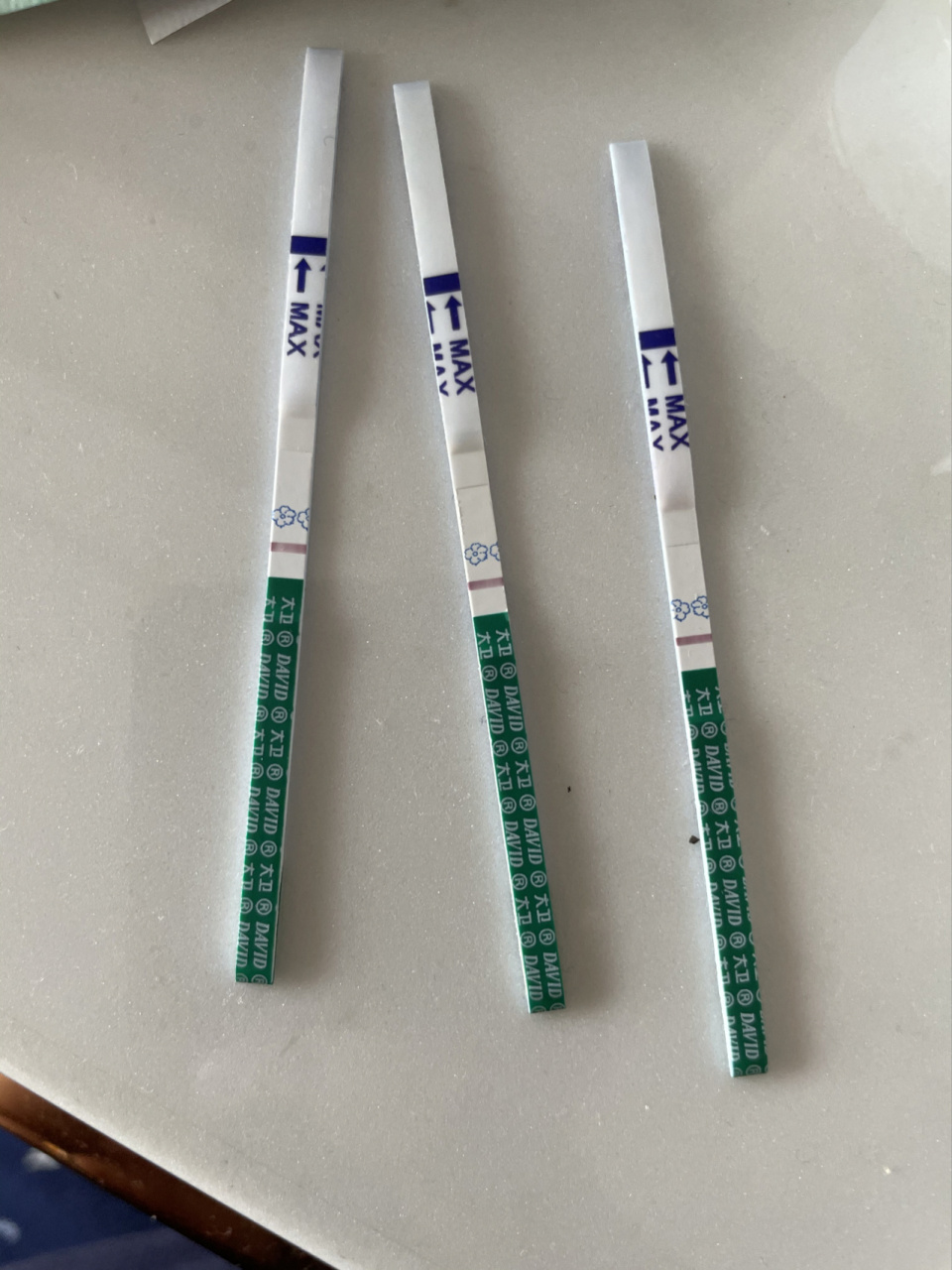 这个大卫早早孕试纸怎么看呀 这个不会看呀 帮姐妹问的 	 这是中奖了