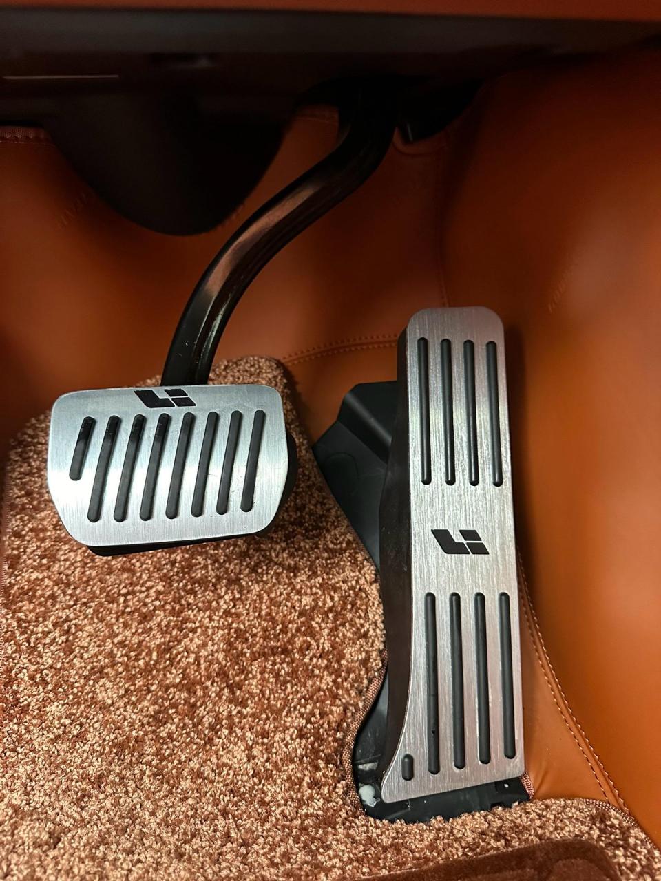 理想l系列油门刹车踏板