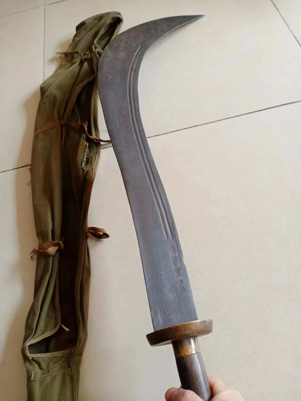 清朝 蒙古弯刀 此件藏品为清代戈尔里丹弯刀,虽历史沧桑,依然威风凛凛