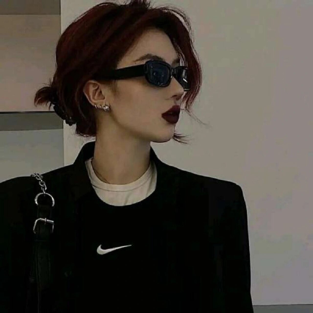 女生简约头像黑色篇① 酷酷的拽拽的女头分享一波