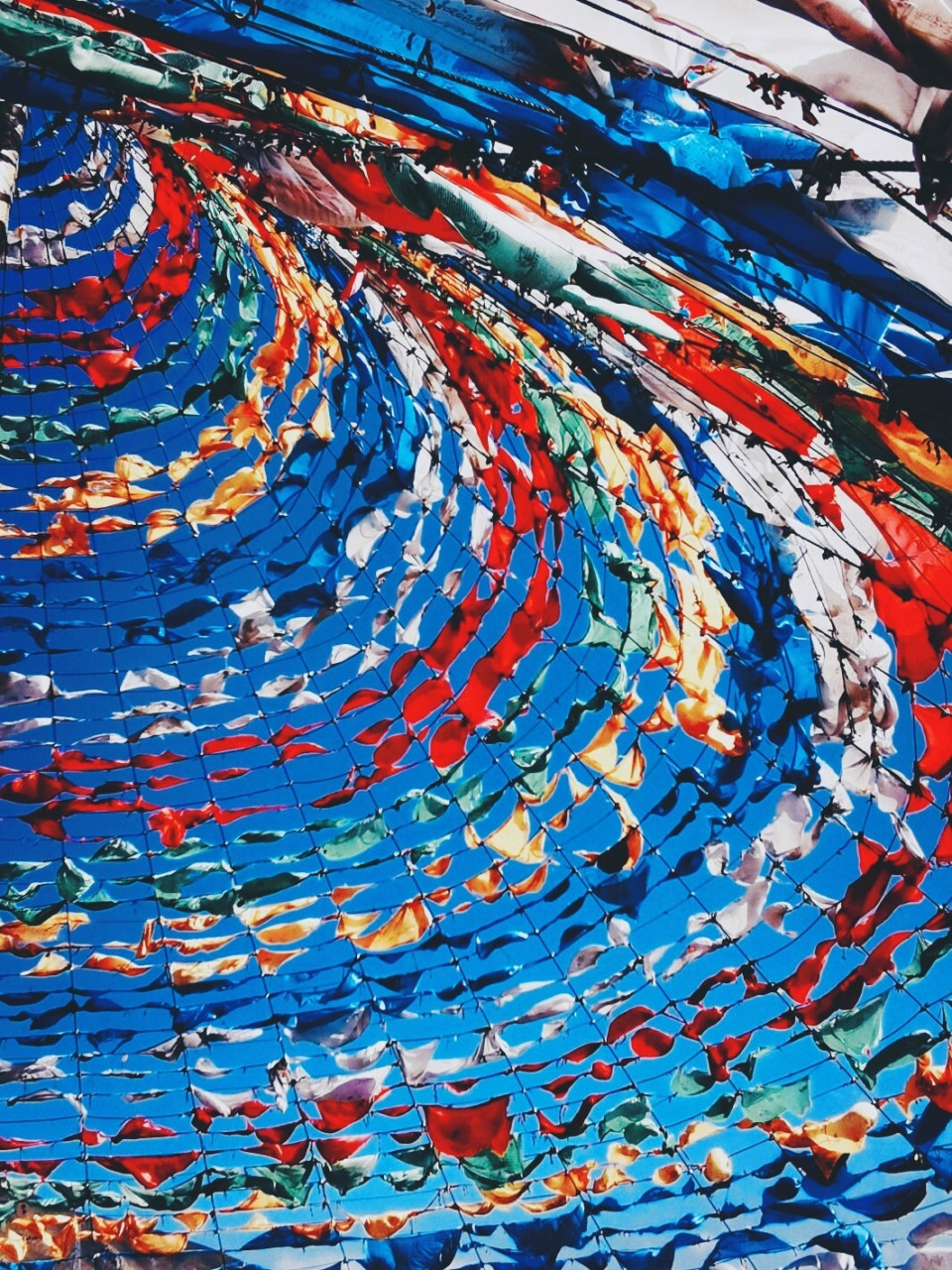 绝色大西北|日月山 传说中文成公主摔碎"日月宝镜"的地方,被摔坏的