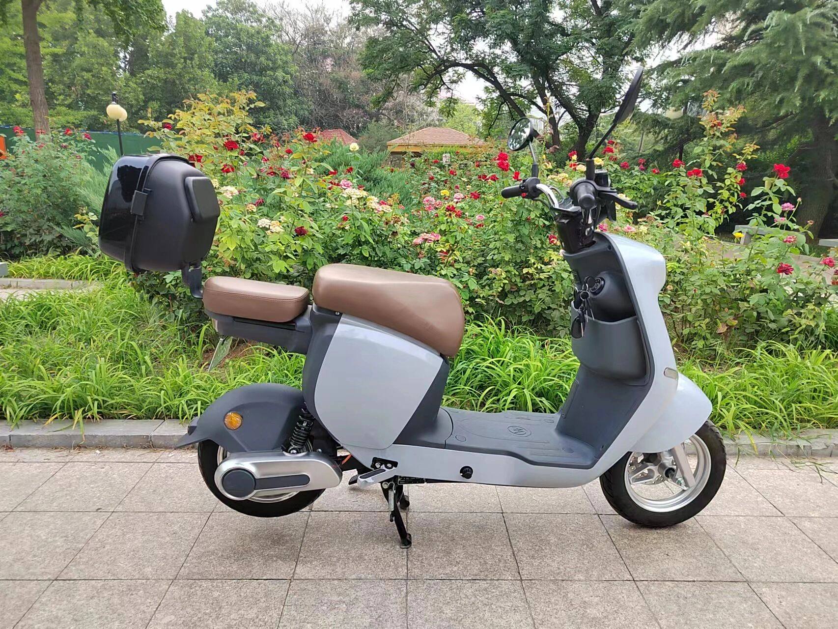 爱玛q101电动车,48v24a锂电池,续航60公里 爱玛小乔q160电动车,48v24a