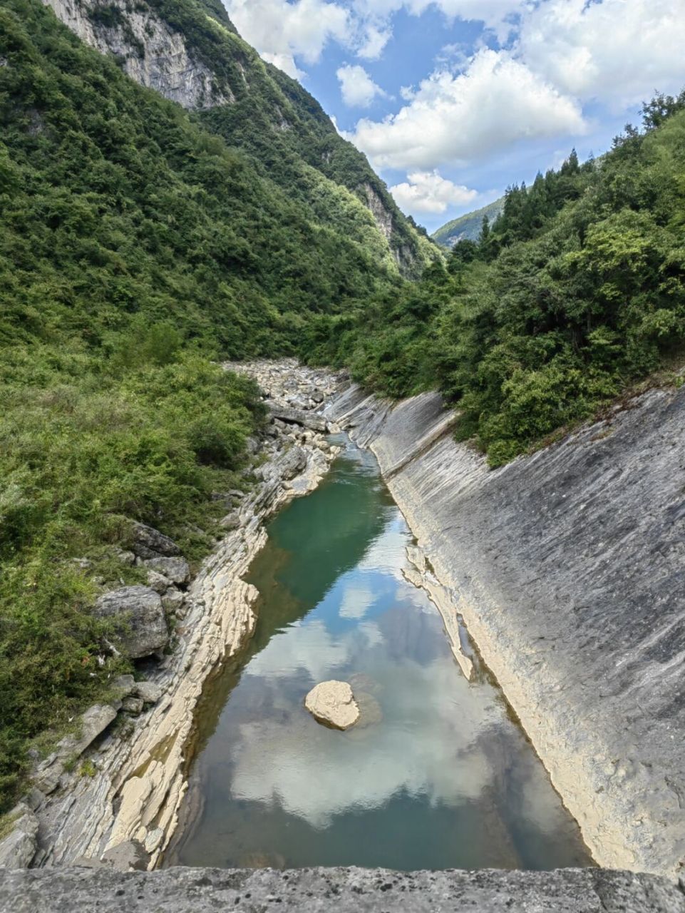 鹿院坪和清江古河床图片