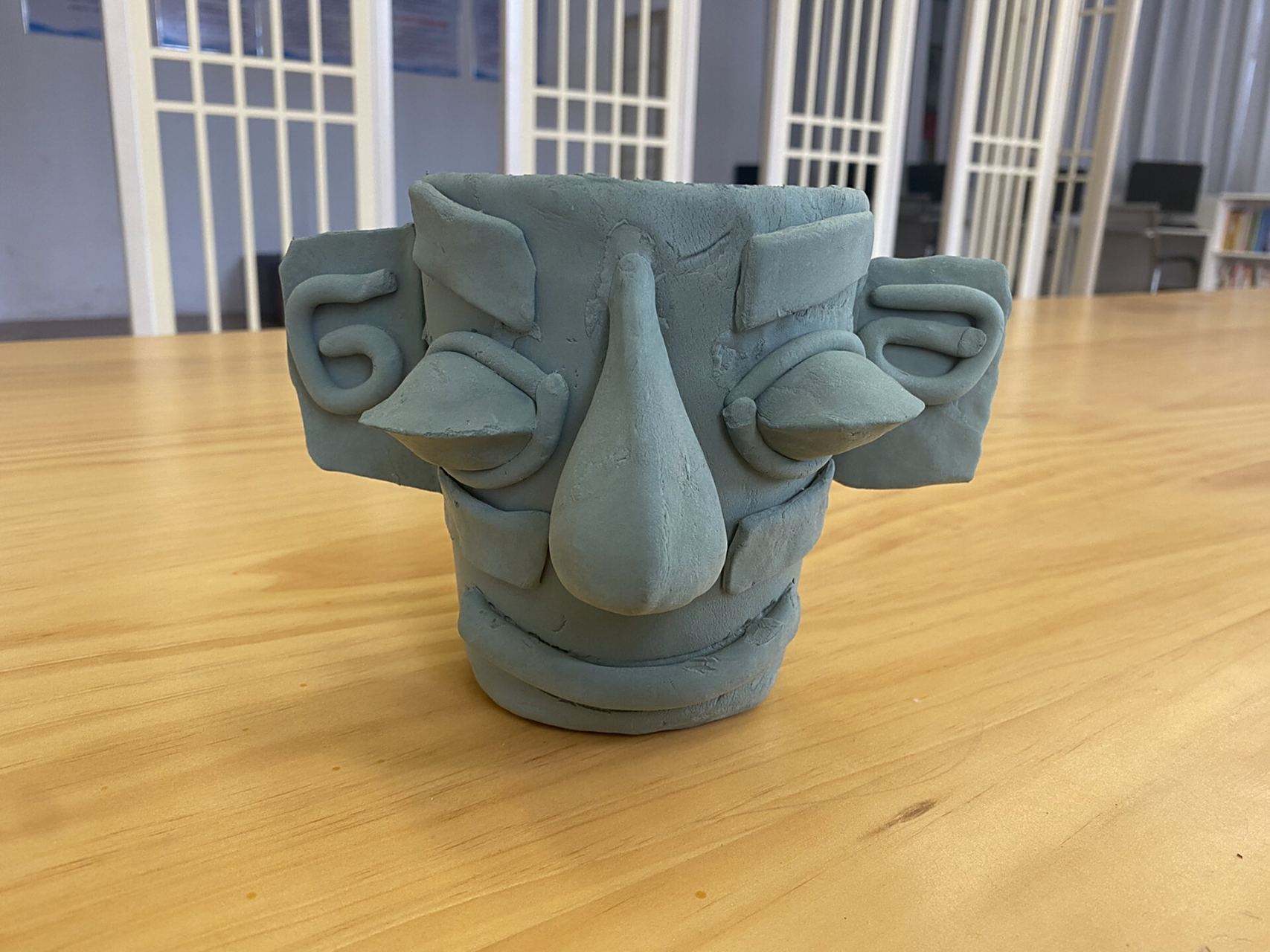 超轻黏土 | 青铜器 大的器物用塑料杯或者没用的铁盒为基础,裹上黏土