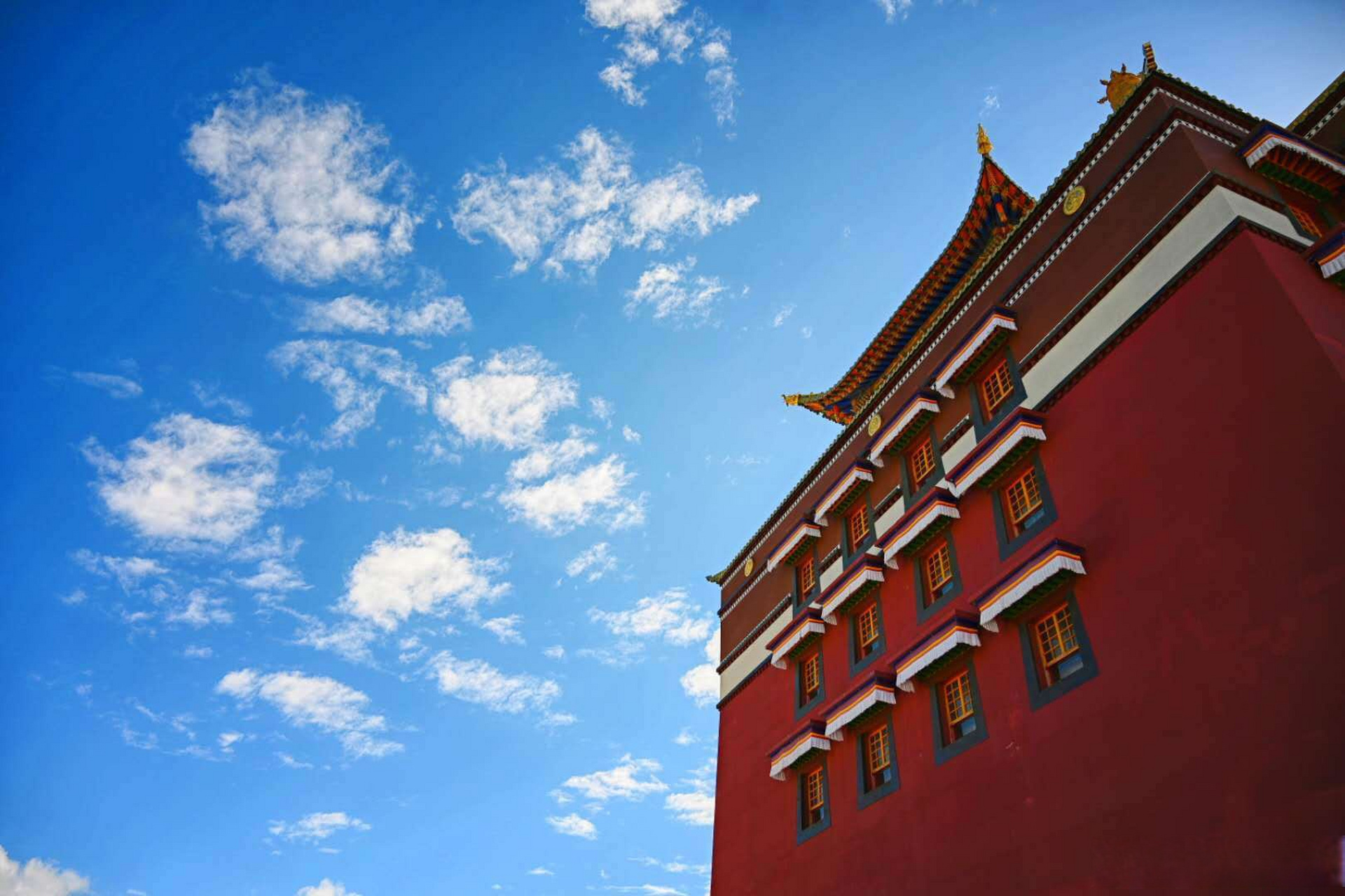 05 "各莫寺"又名慧圆寺,位于四川阿坝县,今已有200多年历史,和其他