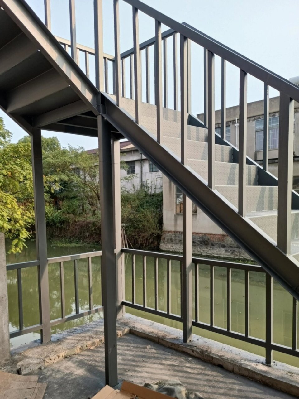 钢结构楼梯扶手护栏现场施工自由样式 钢结构楼梯扶手护栏,专业定做
