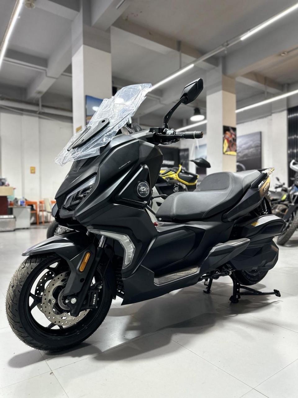 【全新打折车】2022款qj鸿350踏板,22年9月出厂,官方指导价36999,折扣