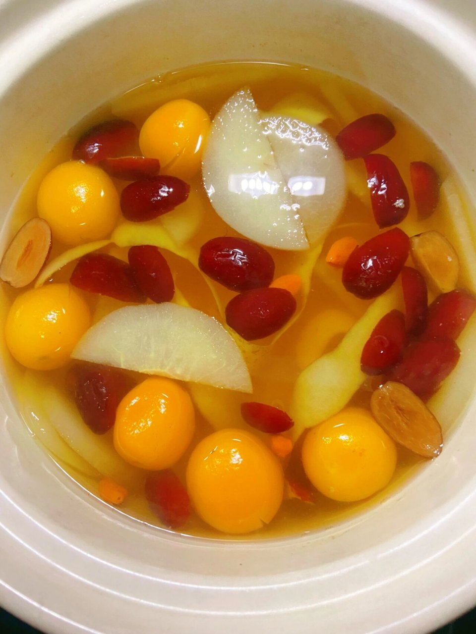 止咳润肺 健脾开胃 金桔雪梨红枣汤06 食材: 雪梨一个 金桔4-6个