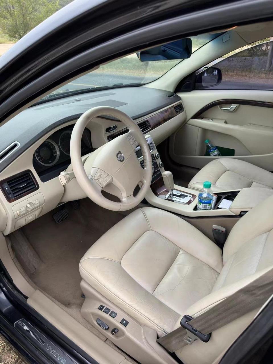 09年沃尔沃s80,自动2.5t高配,车好没事故发变无敌,检车保险24年6月