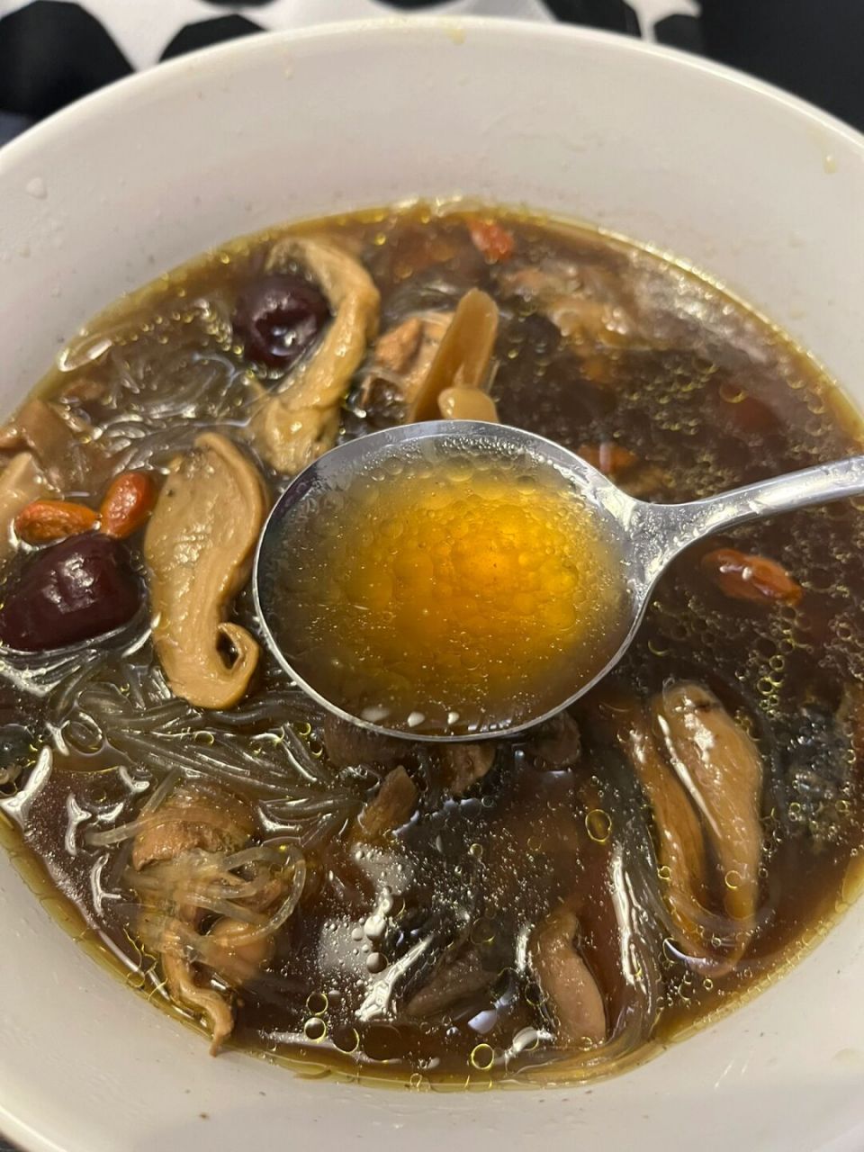 超鲜大脚菌粉丝鸡汤00(附教程) 大脚菌炖鸡汤也太鲜了吧 冬天就要来