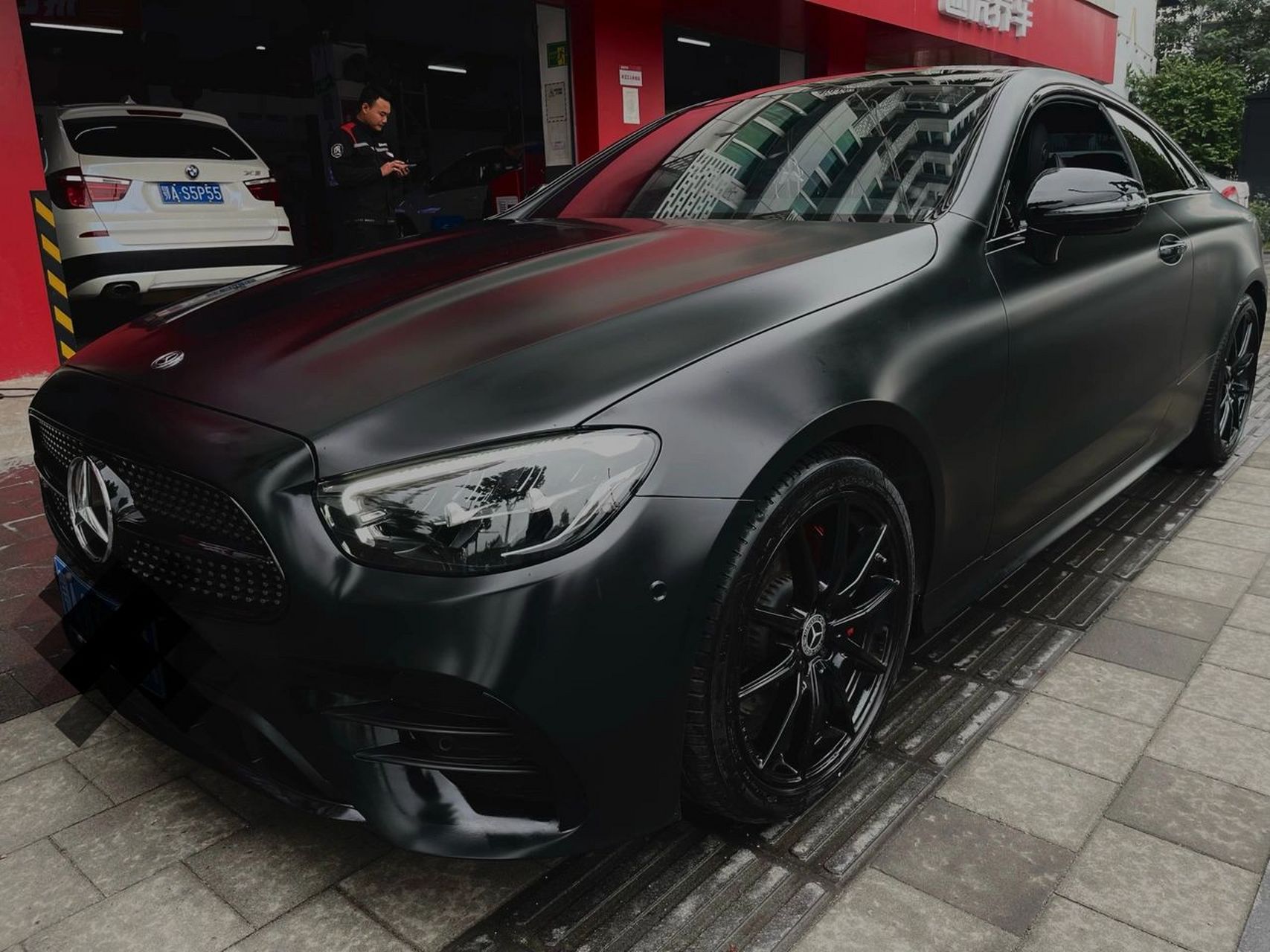 奔驰e260coupe黑武士,像个女孩子的车吗98 奔驰 梅赛德斯奔驰 奔驰e