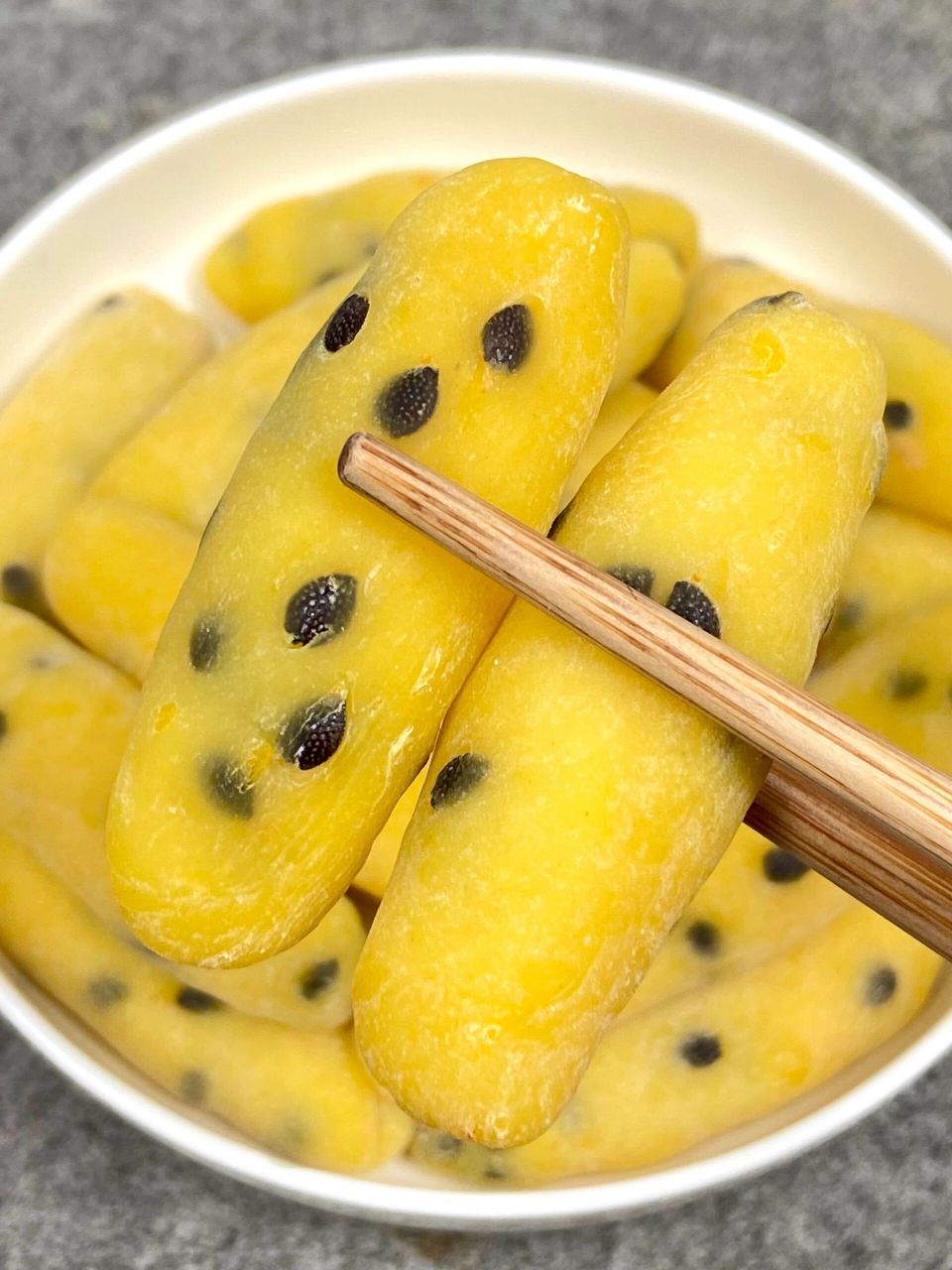 家人们,酸酸甜甜还糯叽叽的百香果麻薯来啦!