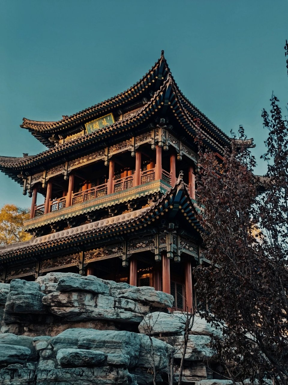 晋祠公园 秋冬赏景去处 分不清是深秋还是肃冬 亭台楼阁 池馆水榭