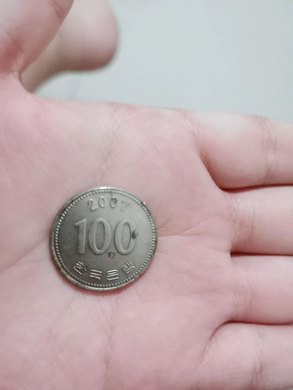 有人知道100元韩币值多少钱吗? 有人知道100元韩币值多少钱吗?