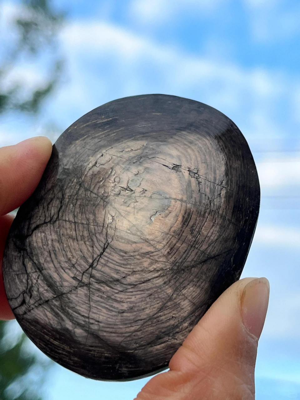 金运石有什么作用71为什么被称为92石71  金运石又称为黑银线石