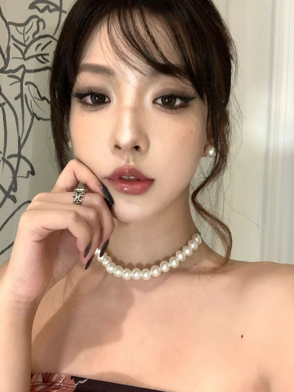 jisoo贵气感冷调小烟熏妆