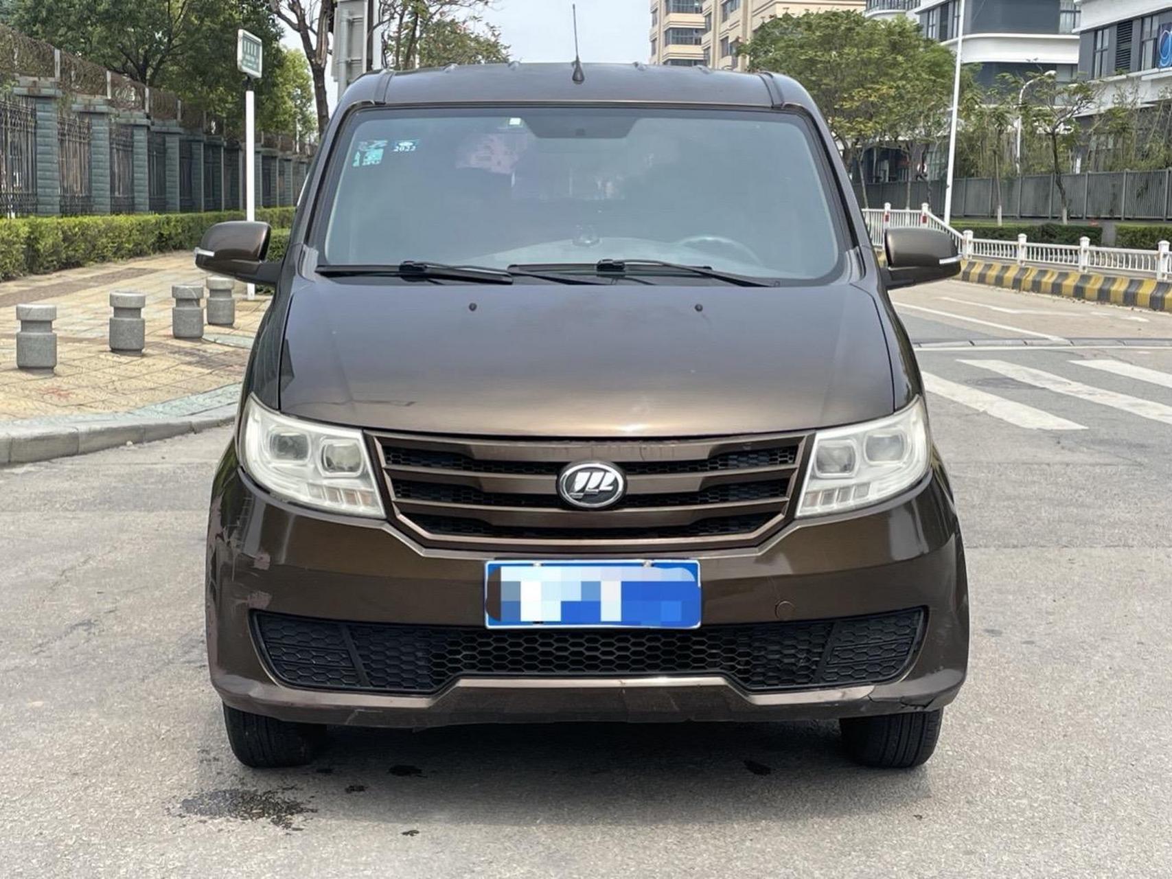 39面包车推荐 2016年4月力帆乐途七座大面包,精品车况,保险到25年1月