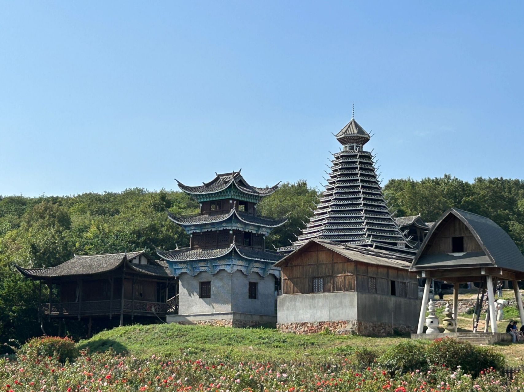 滁州影视城一日游 滁州影视城一日游,就是当天太热了,没有做好防晒