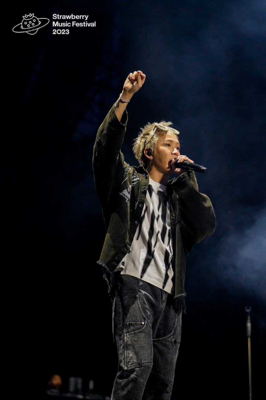 2023#草莓音乐节# still_佛山  @你的男孩tizzy_t 回到广东,现场乐迷