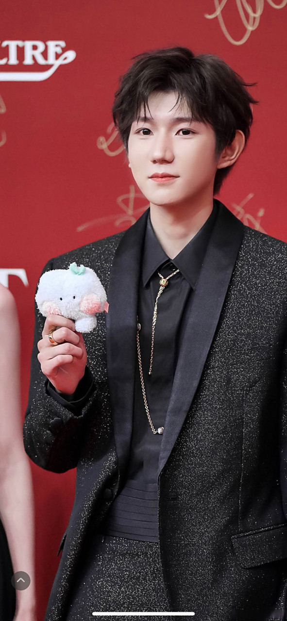 王源生图和精修图,差别大吗[思考][思考]