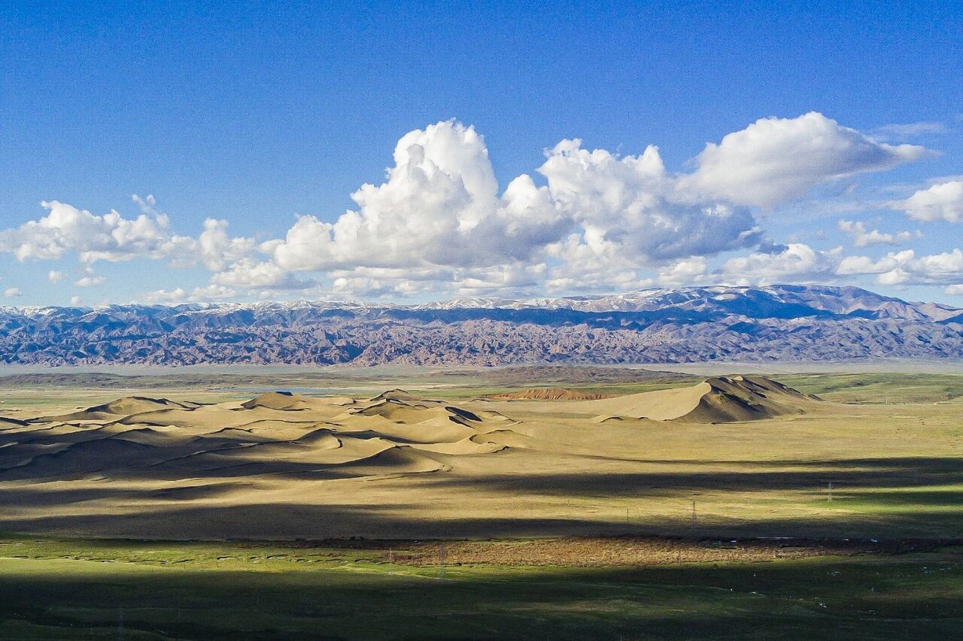 小众秘境推荐:巴里坤草原 新疆地大物博,自然景观丰富多彩.