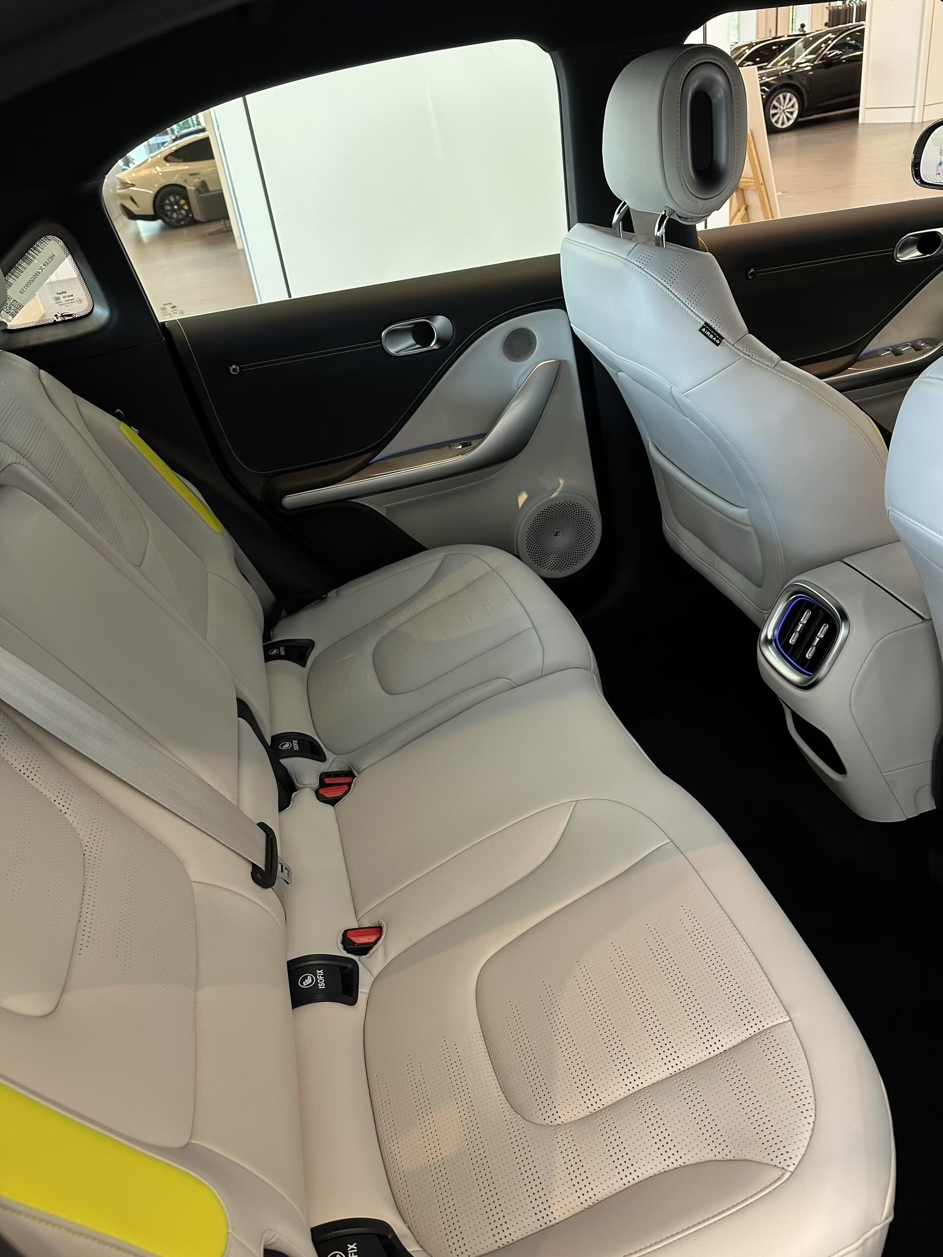 smart双拼色内饰到店啦!