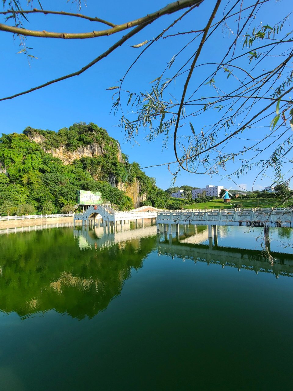 石埠乳业休闲观光牧场 位置在崇左扶绥县,位置稍微偏僻建议自驾.