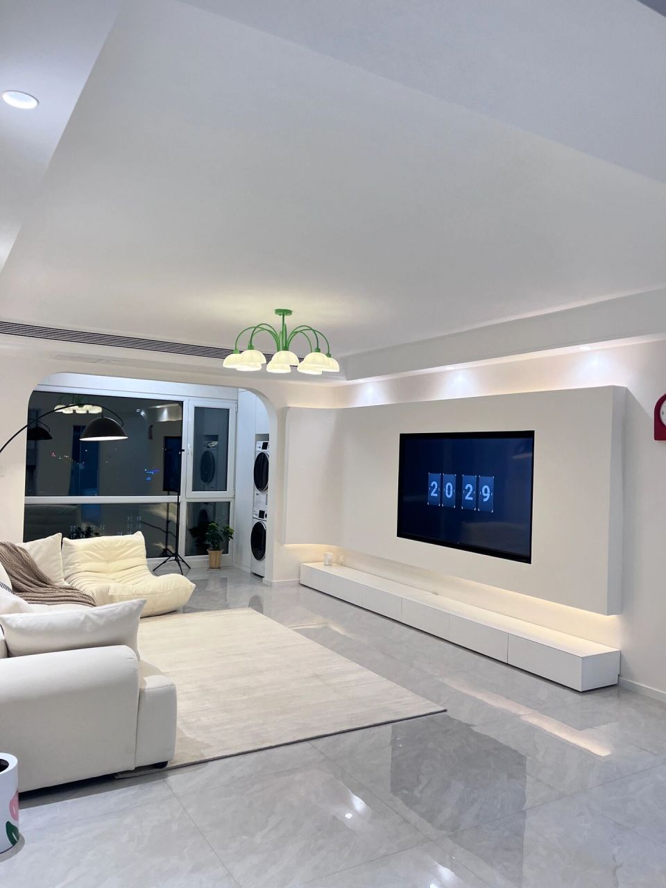 真的好爱我的电视背景墙,当时队友坚持做弧形电视背景墙,幸亏听了他