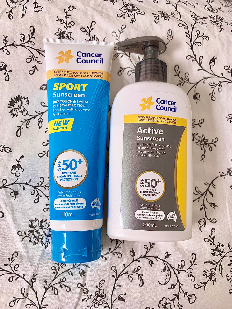 澳洲防晒霜,无油,不黏腻,我只用这两种 灰色款用了很多很多年了,成膜