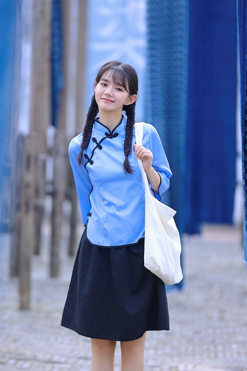 姜杉,双马尾的民国闺女