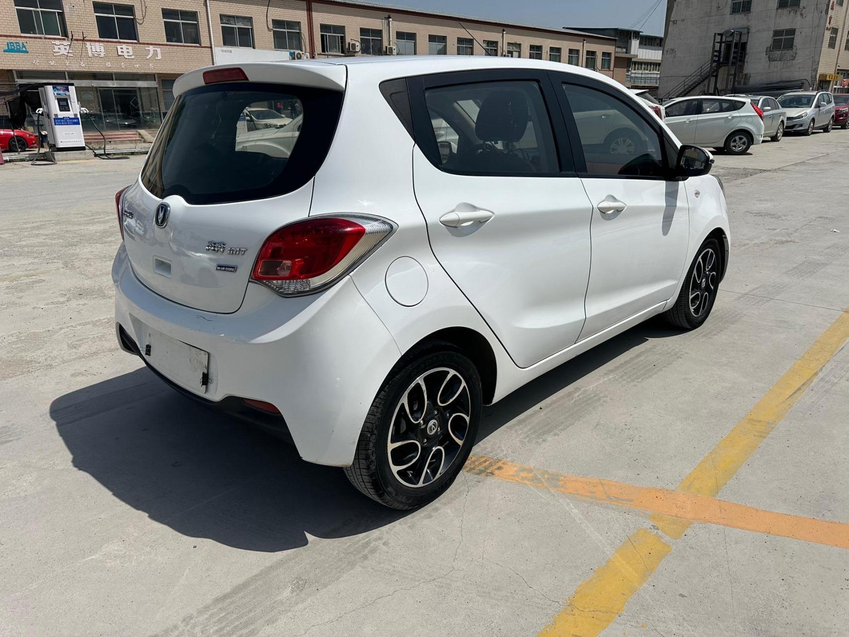 2万内自动档微型两厢小车.16年自动挡长安奔奔mini到店,新款1.