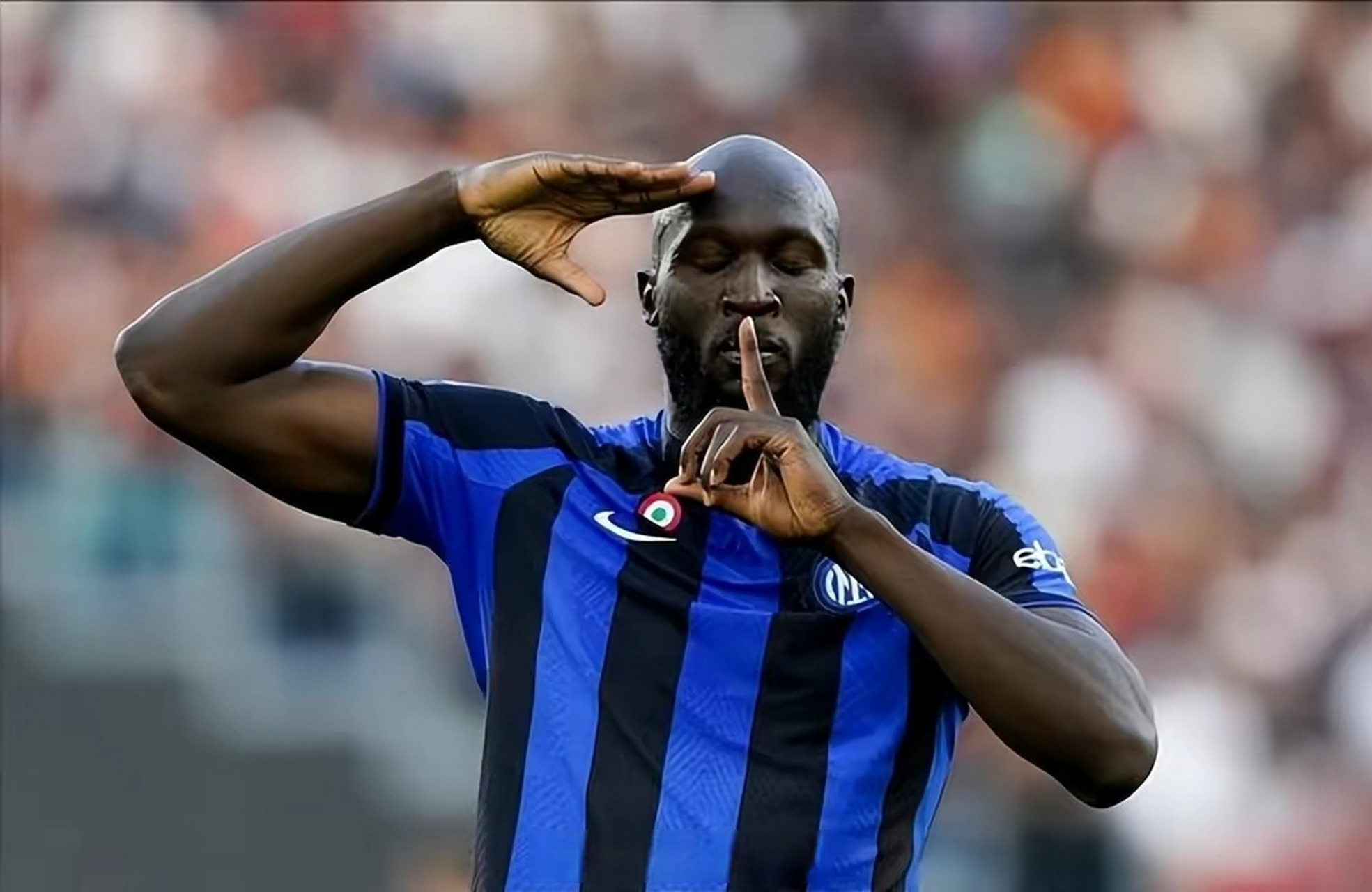 记者:利雅得新月为卢卡库开4500万欧年薪 沙特是唯一选择  来自记者