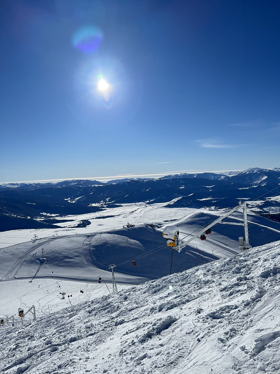 禾木吉克普林滑雪场 禾木吉克普林滑雪场,位于新疆阿勒泰地区喀纳斯